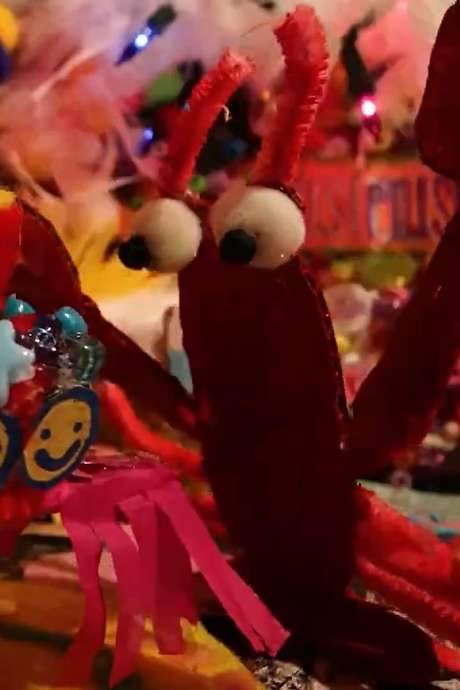    During Lobster Lobster’s first day as an unpaid intern at a snazzy pharmaceutical company, an abrasively hardworking coworker makes their one assigned task impossible.  